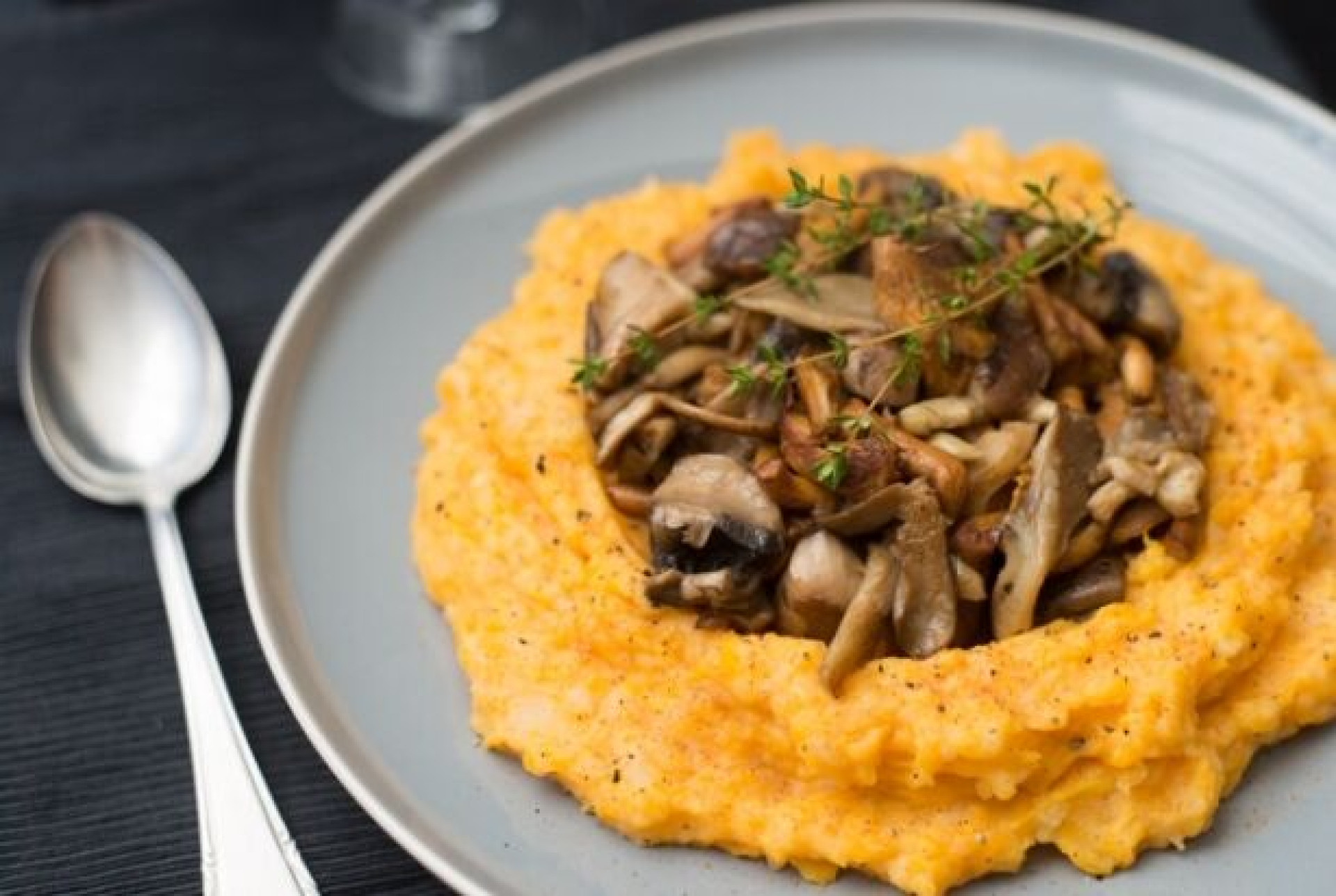 Pompoen - aardappelpuree met paddenstoelen